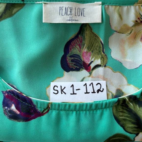 PEACH LOVE 2PC top and skirt in size medium, EUC - Picture 10 of 10